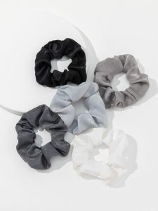 day-buoc-toc-Scrunchies -mau-den-hot-trend